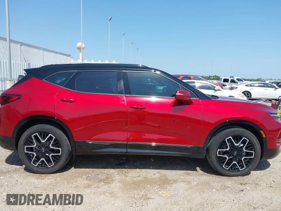 ✅ 2024 Chevrolet Blazer RS • VIN: 3GNKBERS2RS283650 • Lot: 42205111. Listed on IAAI with 7,384 mi. Free auction sales archive from the USA and detailed vehicle history report at DreamBid. Image 14.