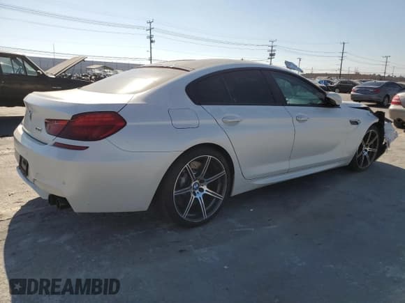 ✅ 2017 BMW M6 • VIN: WBS6E9C50HG437421 • Lot: 70446575. Listed on Copart with 28,862 mi. Free auction sales archive from the USA and detailed vehicle history report at DreamBid. Image 3.