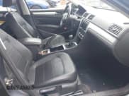 ✅ 2012 Volkswagen Passat SE • VIN: 1VWBP7A38CC102605 • Лот: 42400912. Опубликован ранее на IAAI с пробегом 193 549 миль. Бесплатный доступ к архиву аукционных продаж из США и подробный отчёт об истории автомобиля на DreamBid. Изображение 5.