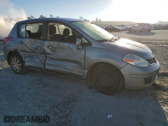 ✅ 2009 Nissan Versa S • VIN: 3N1BC13E49L361036 • Lot: 87457255. Wystawiony na Copart z przebiegiem 270 667 mil. Bezpłatny archiwum sprzedaży aukcyjnych z USA i szczegółowy raport historii pojazdu na DreamBid. Zdjęcie 4.