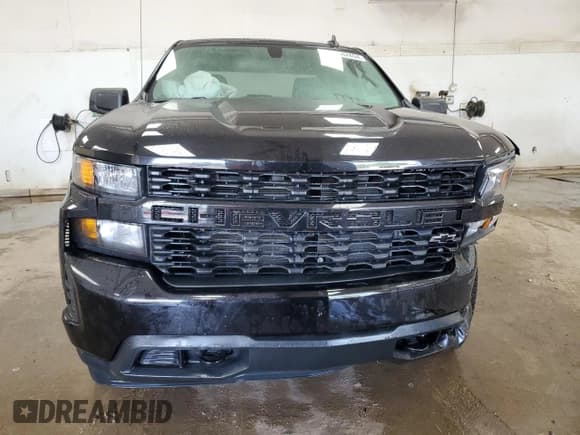 ✅ 2019 Chevrolet Silverado 1500 Custom • VIN: 1GCRYBEH9KZ406979 • Lot: 58942404. Wystawiony na Copart z przebiegiem 57 147 mil. Bezpłatny archiwum sprzedaży aukcyjnych z USA i szczegółowy raport historii pojazdu na DreamBid. Zdjęcie 5.