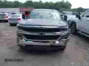 2018 Chevrolet Silverado 1500 LT z VIN 1GCRCREH9JZ111046, wystawiony jako IAAI lot #42837741 z przebiegiem 82 591 mil mil oraz . Historia ofert i sprzedaży dostępna na DreamBid. Obrazek 12.
