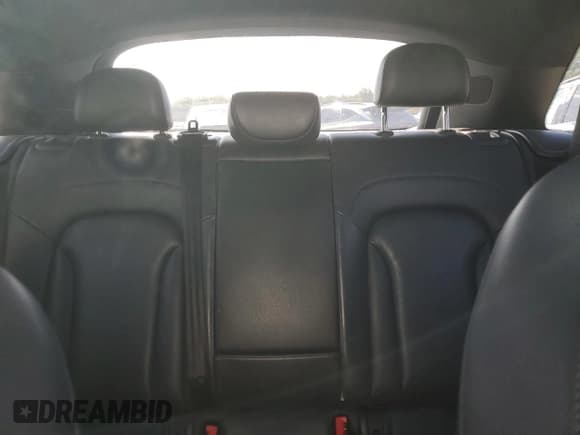 ✅ 2018 Audi Q3 Premium • VIN: WA1ECCFS7JR022494 • Lot: 81832255. Wystawiony na Copart z przebiegiem 85 461 mil. Bezpłatny archiwum sprzedaży aukcyjnych z USA i szczegółowy raport historii pojazdu na DreamBid. Zdjęcie 10.