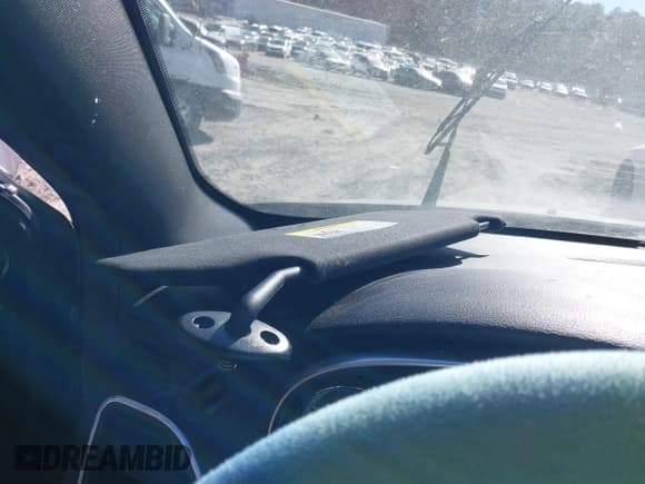 ✅ 2012 Chrysler 200 LX • VIN: 1C3CCBAB7CN271987 • Лот: 43682837. Опубликован ранее на IAAI с пробегом 220 403 миль. Бесплатный доступ к архиву аукционных продаж из США и подробный отчёт об истории автомобиля на DreamBid. Изображение 13.