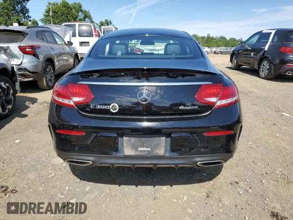 ✅ 2018 Mercedes-Benz C 300 • VIN: WDDWJ4KBXJF695556 • Lot: 65364165. Wystawiony na Copart z przebiegiem 51 512 mil. Bezpłatny archiwum sprzedaży aukcyjnych z USA i szczegółowy raport historii pojazdu na DreamBid. Zdjęcie 6.