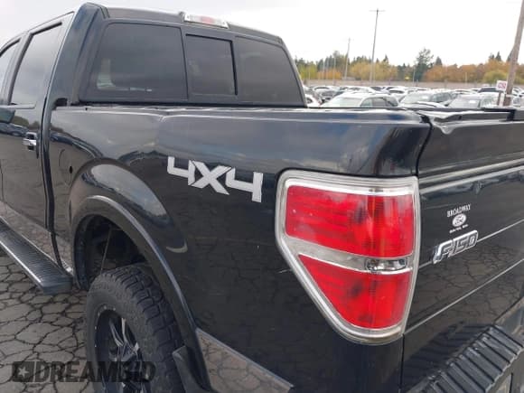 ✅ 2013 Ford F-150 XL • VIN: 1FTFW1ET7DFC63560 • Lot: 43664058. Wystawiony na IAAI z przebiegiem 225 394 mil. Bezpłatny archiwum sprzedaży aukcyjnych z USA i szczegółowy raport historii pojazdu na DreamBid. Zdjęcie 19.