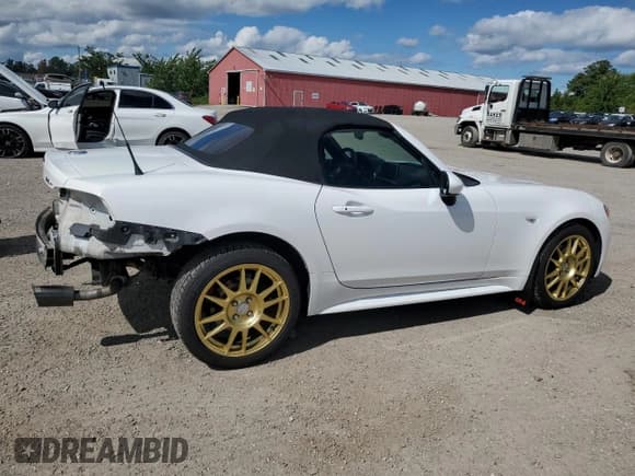 ✅ 2017 FIAT 124 Spider Elaborazione Abarth • VIN: JC1NFAEK9H0131229 • Lot: 69969935. Wystawiony na Copart z przebiegiem 104 518 mil. Bezpłatny archiwum sprzedaży aukcyjnych z USA i szczegółowy raport historii pojazdu na DreamBid. Zdjęcie 3.