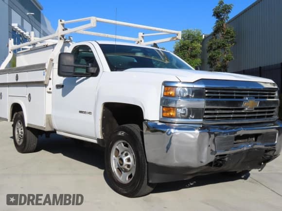 ✅ 2017 Chevrolet Silverado 2500HD Work Truck • VIN: 1GB0CUEG7HZ278152 • Лот: 70908945. Опубликован ранее на Copart с пробегом 221 885 миль. Бесплатный доступ к архиву аукционных продаж из США и подробный отчёт об истории автомобиля на DreamBid. Изображение 1.