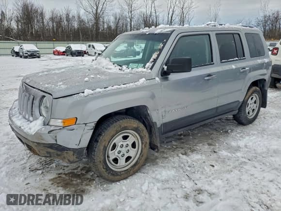 ✅ 2015 Jeep Patriot Altitude • VIN: 1C4NJRBB2FD197888 • Лот: 94749565. Опубликован ранее на Copart с пробегом 86 646 миль. Бесплатный доступ к архиву аукционных продаж из США и подробный отчёт об истории автомобиля на DreamBid. Изображение 1.