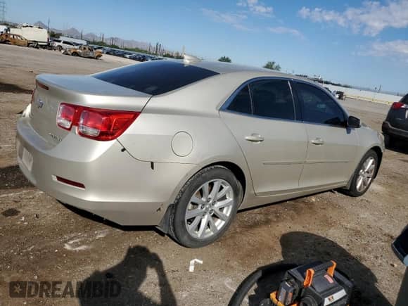 2015 Chevrolet Malibu LT z VIN 1G11D5SL8FF256916, wystawiony jako Copart lot #82206705 z przebiegiem 170 543 mil mil oraz Szkoda całkowita • Salvage title. Historia ofert i sprzedaży dostępna na DreamBid. Obrazek 3.