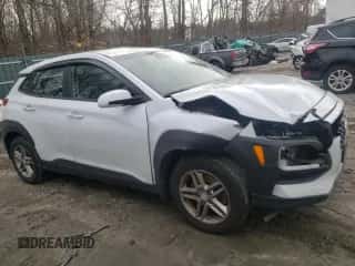 2018 Hyundai Kona SE z VIN KM8K1CAA1JU095785, wystawiony jako Copart lot #70176452 z przebiegiem 68 075 mil mil oraz . Historia ofert i sprzedaży dostępna na DreamBid. Obrazek 4.