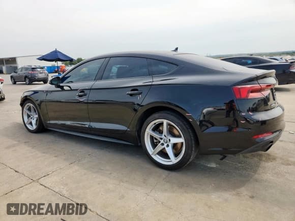 ✅ 2019 Audi A5 Sportback Premium Plus • VIN: WAUENCF56KA070513 • Lot: 71406345. Wystawiony na Copart z przebiegiem 70 748 mil. Bezpłatny archiwum sprzedaży aukcyjnych z USA i szczegółowy raport historii pojazdu na DreamBid. Zdjęcie 2.
