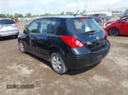 ✅ 2009 Nissan Versa S • VIN: 3N1BC13E49L411126 • Lot: 42749563. Wystawiony na IAAI z przebiegiem 109 128 mil. Bezpłatny archiwum sprzedaży aukcyjnych z USA i szczegółowy raport historii pojazdu na DreamBid. Zdjęcie 3.