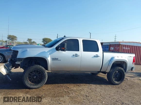 ✅ 2013 GMC Sierra 1500 SLE • VIN: 3GTP2VE77DG137675 • Лот: 43142745. Опубликован ранее на IAAI с пробегом 186 804 миль. Бесплатный доступ к архиву аукционных продаж из США и подробный отчёт об истории автомобиля на DreamBid. Изображение 15.
