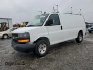 ✅ 2022 Chevrolet Express Cargo • VIN: 1GCWGAFP1N1174161 • Lot: 94396585. Wystawiony na Copart z przebiegiem 68 075 mil. Bezpłatny archiwum sprzedaży aukcyjnych z USA i szczegółowy raport historii pojazdu na DreamBid. Zdjęcie 1.