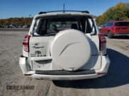 ✅ 2009 Toyota RAV4 Limited • VIN: JTMBF31V395015384 • Lot: 90015835. Listed on Copart with 124,093 mi. Free auction sales archive from the USA and detailed vehicle history report at DreamBid. Image 6.