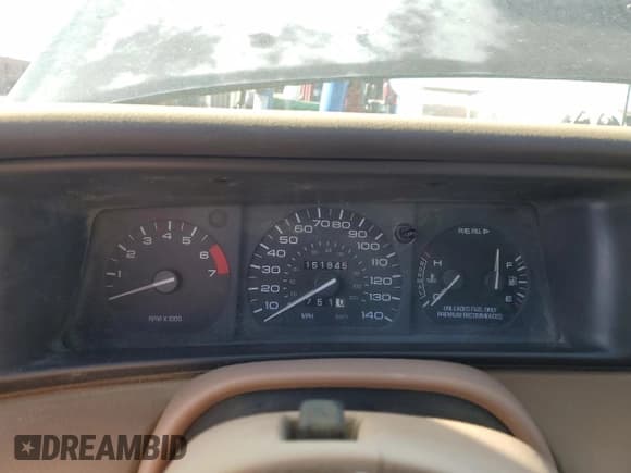 ✅ 1996 Lincoln Mark VIII • VIN: 1LNLM91VXTY716079 • Lot: 51505665. Wystawiony na Copart z przebiegiem 151 845 mil. Bezpłatny archiwum sprzedaży aukcyjnych z USA i szczegółowy raport historii pojazdu na DreamBid. Zdjęcie 9.