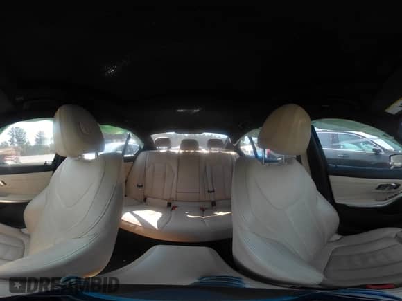 2019 BMW 3 Series 330i xDrive z VIN WBA5R7C54KFH02303, wystawiony jako IAAI lot #43261966 z przebiegiem 87 214 mil mil oraz . Historia ofert i sprzedaży dostępna na DreamBid. Obrazek 18.