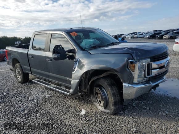 ✅ 2019 Ford F-250 XL • VIN: 1FT7W2BT0KEC27324 • Lot: 71847015. Wystawiony na Copart z przebiegiem 130 721 mil. Bezpłatny archiwum sprzedaży aukcyjnych z USA i szczegółowy raport historii pojazdu na DreamBid. Zdjęcie 4.