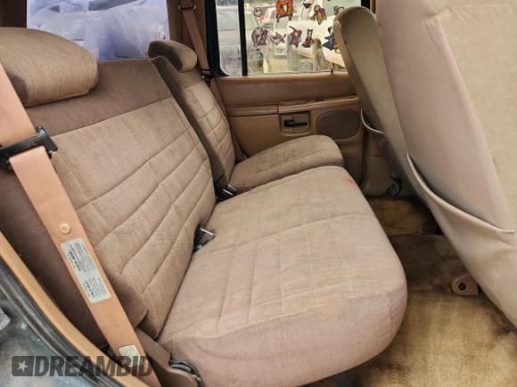 ✅ 1996 Ford Explorer XLT • VIN: 1FMDU32P6TZA50186 • Lot: 85695995. Wystawiony na Copart z przebiegiem 229 495 mil. Bezpłatny archiwum sprzedaży aukcyjnych z USA i szczegółowy raport historii pojazdu na DreamBid. Zdjęcie 11.