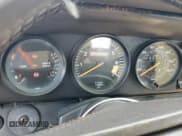 ✅ 1985 Porsche 911 • VIN: WP0EB0913FS170426 • Lot: 75228474. Wystawiony na Copart z przebiegiem 62 230 mil. Bezpłatny archiwum sprzedaży aukcyjnych z USA i szczegółowy raport historii pojazdu na DreamBid. Zdjęcie 9.