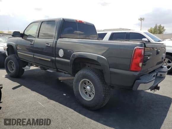 ✅ 2003 Chevrolet Silverado 2500HD LS • VIN: 1GCHK23153F256455 • Lot: 59631875. Listed on Copart with 200,680 mi. Free auction sales archive from the USA and detailed vehicle history report at DreamBid. Image 2.