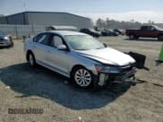 ✅ 2015 Volkswagen Passat S • VIN: 1VWAS7A32FC029536 • Lot: 71582285. Wystawiony na Copart z przebiegiem Nie podano. Bezpłatny archiwum sprzedaży aukcyjnych z USA i szczegółowy raport historii pojazdu na DreamBid. Zdjęcie 13.