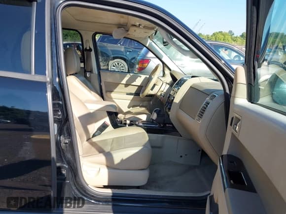 ✅ 2012 Ford Escape Limited • VIN: 1FMCU9EG7CKA73897 • Lot: 42601057. Listed on IAAI with 193,646 mi. Free auction sales archive from the USA and detailed vehicle history report at DreamBid. Image 5.