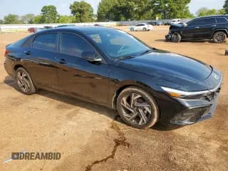 ✅ 2025 Hyundai Elantra SEL Sport • VIN: KMHLM4DG7SU979877 • Lot: 71058615. Listed on Copart with 6,893 mi. Free auction sales archive from the USA and detailed vehicle history report at DreamBid. Image 4.