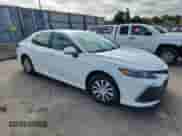 2023 Toyota Camry Hybrid LE z VIN 4T1C31AK0PU614488, wystawiony jako Copart lot #71786005 z przebiegiem 59 442 mil mil oraz Szkoda całkowita • Salvage title. Historia ofert i sprzedaży dostępna na DreamBid. Obrazek 4.