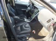 ✅ 2011 Volvo XC60 3.0T • VIN: YV4902DZ2B2209773 • Lot: 43820054. Wystawiony na IAAI z przebiegiem 177 501 mil. Bezpłatny archiwum sprzedaży aukcyjnych z USA i szczegółowy raport historii pojazdu na DreamBid. Zdjęcie 5.