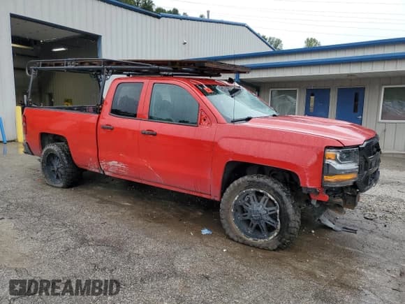 ✅ 2019 Chevrolet Silverado 1500 Custom • VIN: 2GCVKMEC7K1162113 • Lot: 71496015. Wystawiony na Copart z przebiegiem 153 962 mil. Bezpłatny archiwum sprzedaży aukcyjnych z USA i szczegółowy raport historii pojazdu na DreamBid. Zdjęcie 4.