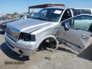 ✅ 2007 Lincoln Mark LT • VIN: 5LTPW16537FJ00894 • Лот: 42620831. Опубликован ранее на IAAI с пробегом 147 901 миль. Бесплатный доступ к архиву аукционных продаж из США и подробный отчёт об истории автомобиля на DreamBid. Изображение 2.