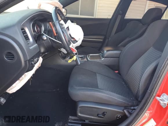 ✅ 2019 Dodge Charger GT • VIN: 2C3CDXHG2KH561945 • Лот: 92369445. Опубликован ранее на Copart с пробегом 95 957 миль. Бесплатный доступ к архиву аукционных продаж из США и подробный отчёт об истории автомобиля на DreamBid. Изображение 7.