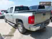 2010 Chevrolet Silverado 1500 LT z VIN 3GCRCSEAXAG186638, wystawiony jako IAAI lot #42680769 z przebiegiem 240 568 mil mil oraz . Historia ofert i sprzedaży dostępna na DreamBid. Obrazek 3.