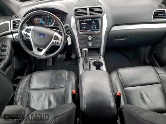 ✅ 2015 Ford Explorer XLT • VIN: 1FM5K8D88FGC28130 • Lot: 94696695. Wystawiony na Copart z przebiegiem 125 587 mil. Bezpłatny archiwum sprzedaży aukcyjnych z USA i szczegółowy raport historii pojazdu na DreamBid. Zdjęcie 8.