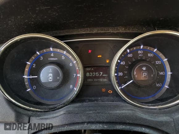 ✅ 2013 Hyundai Sonata GLS • VIN: 5NPEB4AC8DH700065 • Lot: 80114895. Listed on Copart with 237,922 mi. Free auction sales archive from the USA and detailed vehicle history report at DreamBid. Image 9.