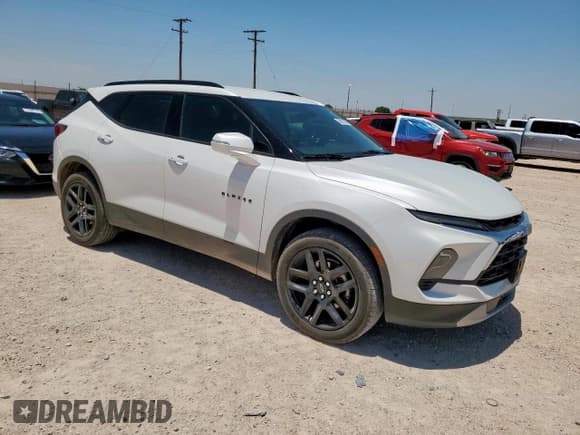 ✅ 2024 Chevrolet Blazer LT • VIN: 3GNKBDR44RS186042 • Lot: 60881675. Listed on Copart with 28,457 mi. Free auction sales archive from the USA and detailed vehicle history report at DreamBid. Image 4.