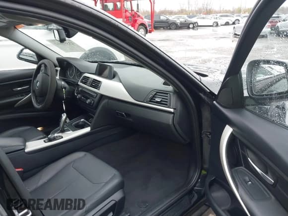 ✅ 2014 BMW 3 Series 320i xDrive • VIN: WBA3C3G55ENS70727 • Лот: 43580812. Опубликован ранее на IAAI с пробегом 95 829 миль. Бесплатный доступ к архиву аукционных продаж из США и подробный отчёт об истории автомобиля на DreamBid. Изображение 5.