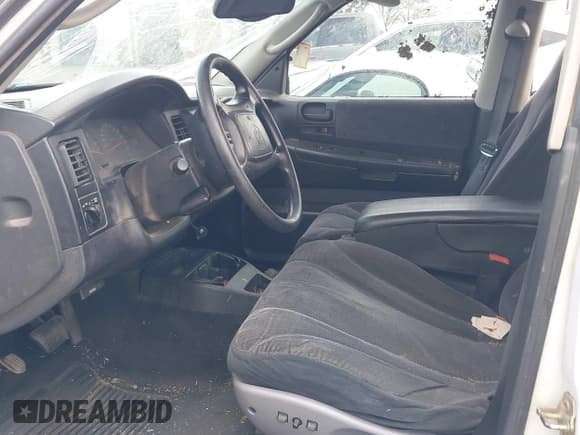 ✅ 2004 Dodge Dakota SLT • VIN: 1D7HG48N14S758614 • Lot: 41907403. Wystawiony na IAAI z przebiegiem 242 343 mil. Bezpłatny archiwum sprzedaży aukcyjnych z USA i szczegółowy raport historii pojazdu na DreamBid. Zdjęcie 5.