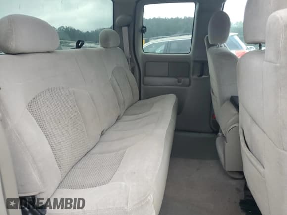 ✅ 2001 Chevrolet Silverado 1500 LS • VIN: 2GCEC19T011175127 • Лот: 79551354. Опубликован ранее на Copart с пробегом 212 429 миль. Бесплатный доступ к архиву аукционных продаж из США и подробный отчёт об истории автомобиля на DreamBid. Изображение 11.