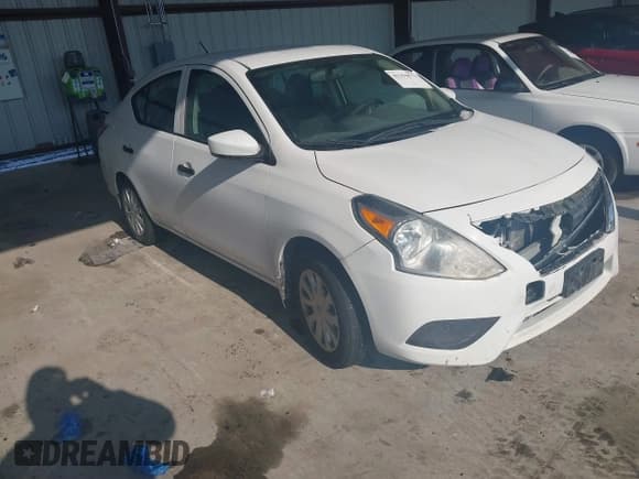 ✅ 2017 Nissan Versa S Plus • VIN: 3N1CN7AP7HL801481 • Lot: 41394573. Wystawiony na IAAI z przebiegiem 77 574 mil. Bezpłatny archiwum sprzedaży aukcyjnych z USA i szczegółowy raport historii pojazdu na DreamBid. Zdjęcie 1.
