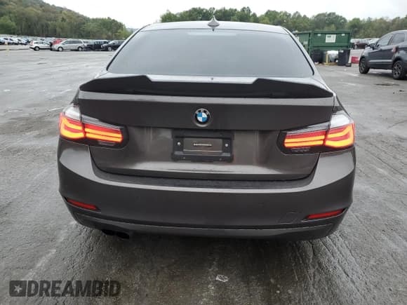 ✅ 2015 BMW 3 Series 328i xDrive • VIN: WBA3B5G59FNS16976 • Лот: 85710995. Опубликован ранее на Copart с пробегом 131 904 миль. Бесплатный доступ к архиву аукционных продаж из США и подробный отчёт об истории автомобиля на DreamBid. Изображение 6.