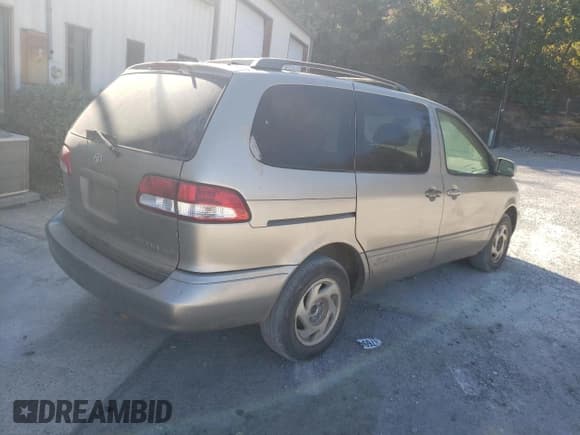 ✅ 2001 Toyota Sienna LE • VIN: 4T3ZF13C11U390198 • Lot: 76785094. Listed on Copart with 200,803 mi. Free auction sales archive from the USA and detailed vehicle history report at DreamBid. Image 3.