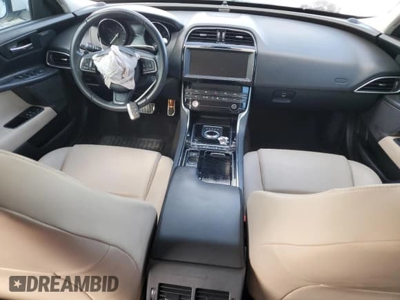 ✅ 2019 Jaguar XE 25t Premium • VIN: SAJAD4FX9KCP51203 • Лот: 85678745. Опубликован ранее на Copart с пробегом 68 051 миль. Бесплатный доступ к архиву аукционных продаж из США и подробный отчёт об истории автомобиля на DreamBid. Изображение 8.