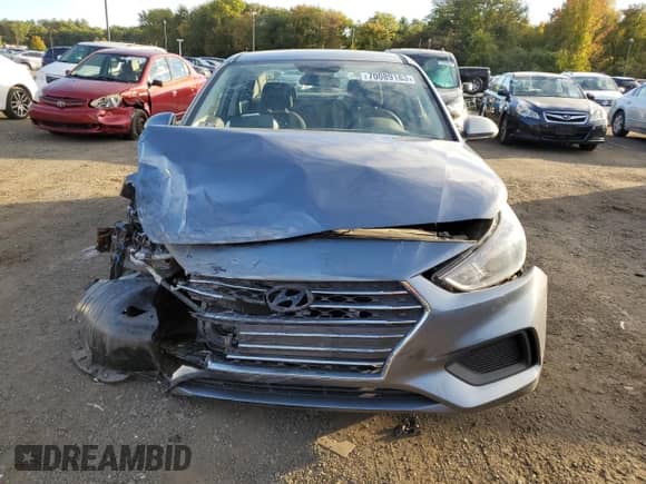 2019 Hyundai Accent SE z VIN 3KPC24A32KE070715, wystawiony jako Copart lot #70089183 z przebiegiem Nie podano mil oraz . Historia ofert i sprzedaży dostępna na DreamBid. Obrazek 5.