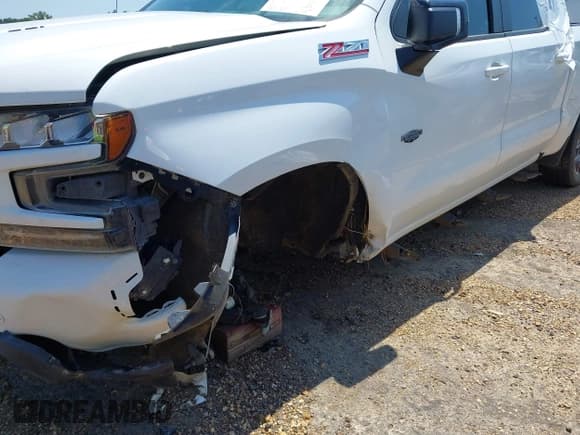 ✅ 2020 Chevrolet Silverado 1500 RST • VIN: 3GCUYEEL0LG438818 • Lot: 40846782. Wystawiony na IAAI z przebiegiem 108 018 mil. Bezpłatny archiwum sprzedaży aukcyjnych z USA i szczegółowy raport historii pojazdu na DreamBid. Zdjęcie 6.