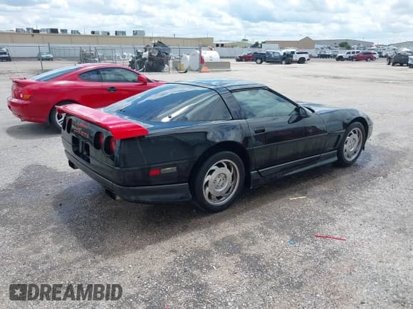 ✅ 1995 Chevrolet Corvette • VIN: 1G1YY22P7S5114626 • Lot: 42410201. Wystawiony na IAAI z przebiegiem 94 175 mil. Bezpłatny archiwum sprzedaży aukcyjnych z USA i szczegółowy raport historii pojazdu na DreamBid. Zdjęcie 4.