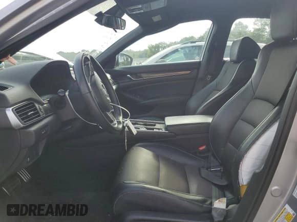 ✅ 2018 Honda Accord Sport • VIN: 1HGCV1F31JA161704 • Lot: 84775495. Listed on Copart with 156,787 mi. Free auction sales archive from the USA and detailed vehicle history report at DreamBid. Image 7.