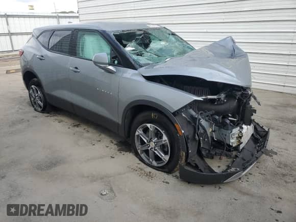 2024 Chevrolet Blazer LT with VIN 3GNKBHR41RS145956, listed as a Copart auction lot 70497844 with 5,551 mi miles and Non repairable. Bid and sale history available at DreamBid. Image 4.